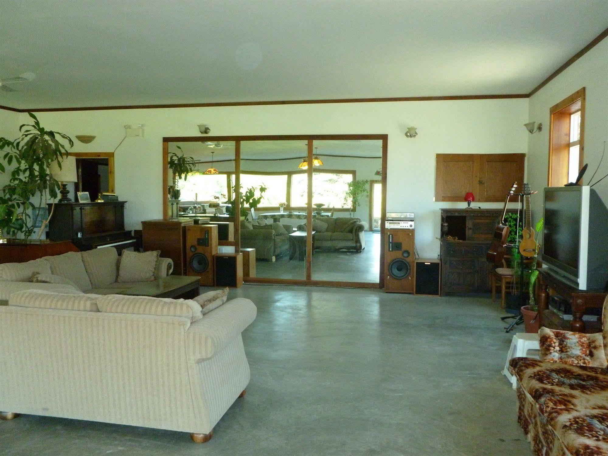 Harrison Hammond House Farmstay Harrison Mills Екстериор снимка