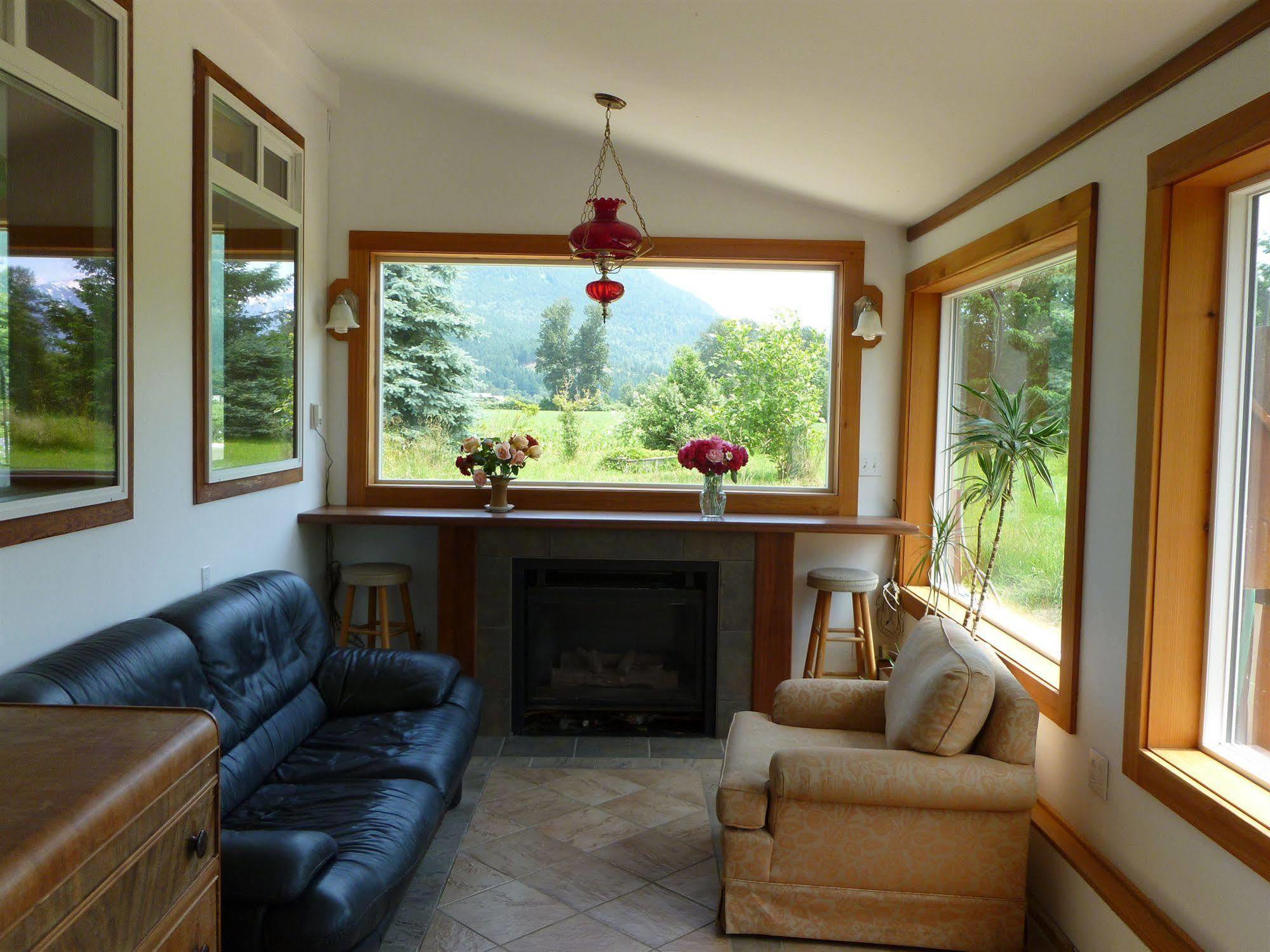 Harrison Hammond House Farmstay Harrison Mills Екстериор снимка